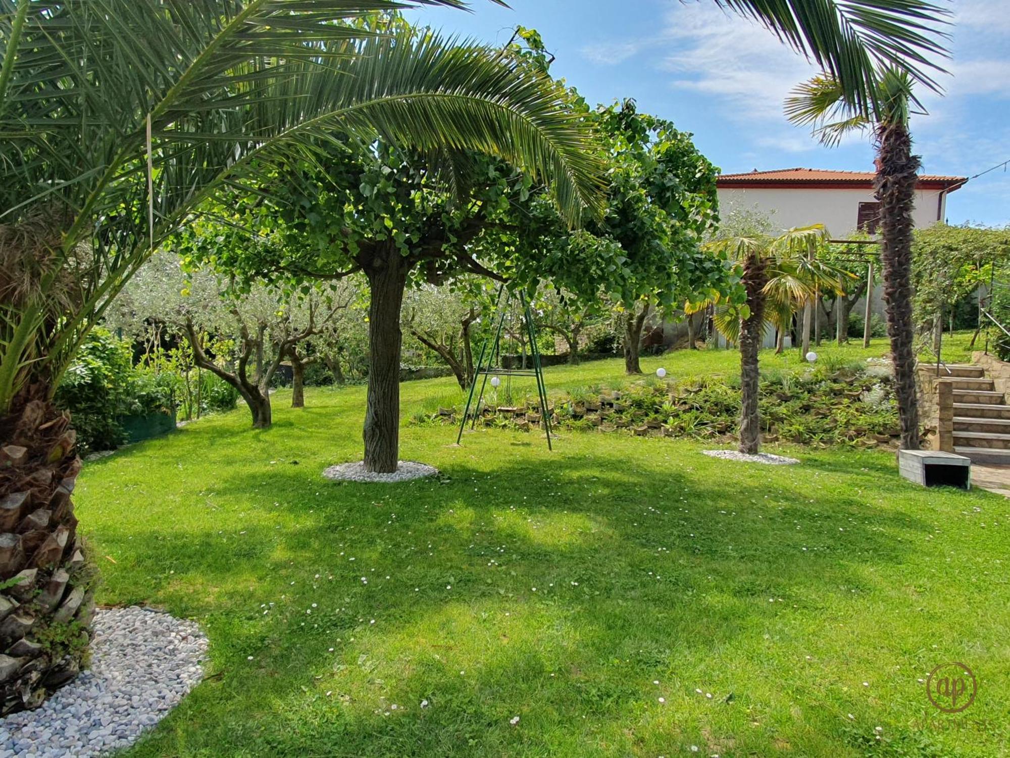 Apartment With Seaview And Garden For 6 Portorož Zewnętrze zdjęcie