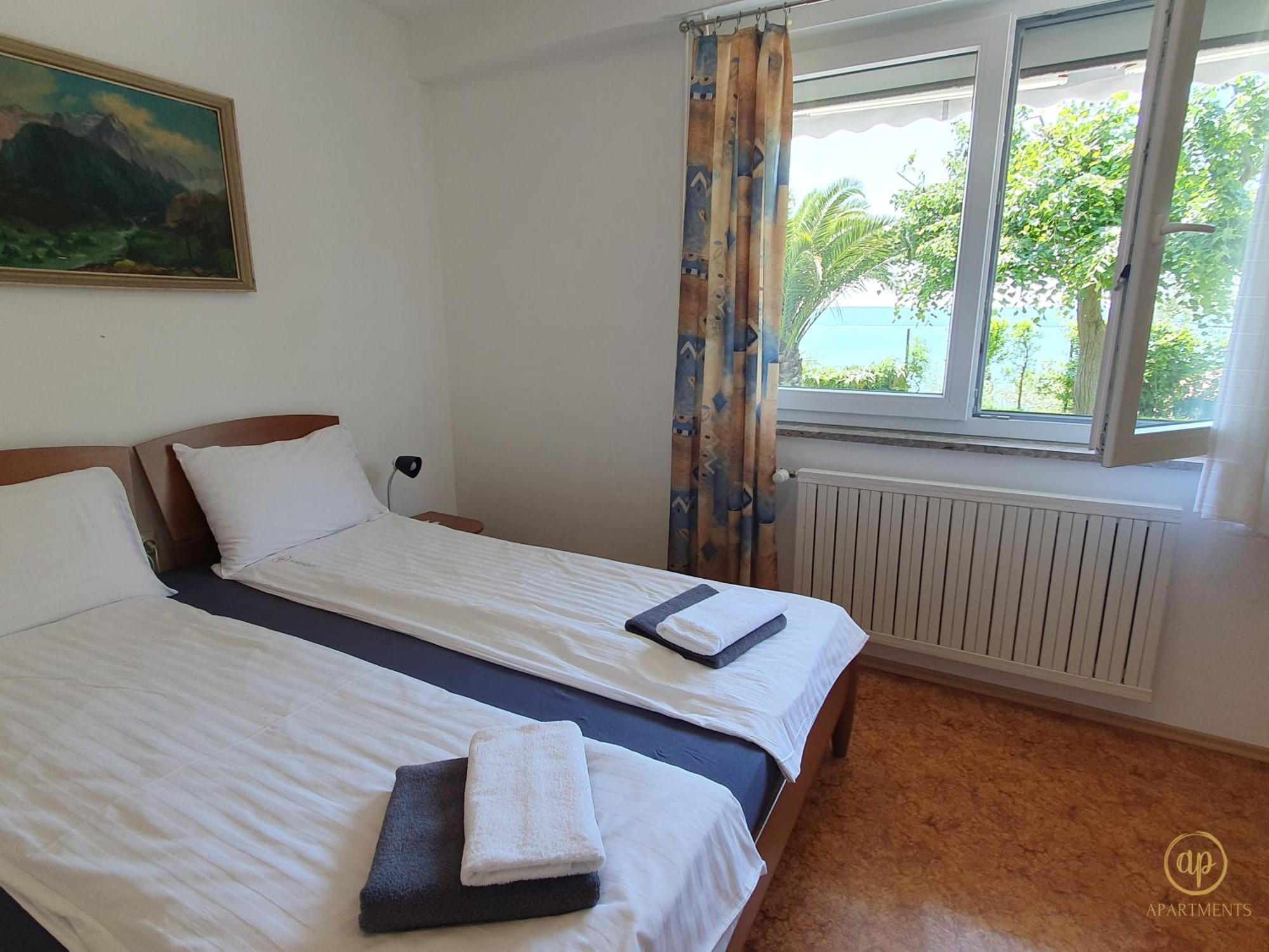 Apartment With Seaview And Garden For 6 Portorož Zewnętrze zdjęcie